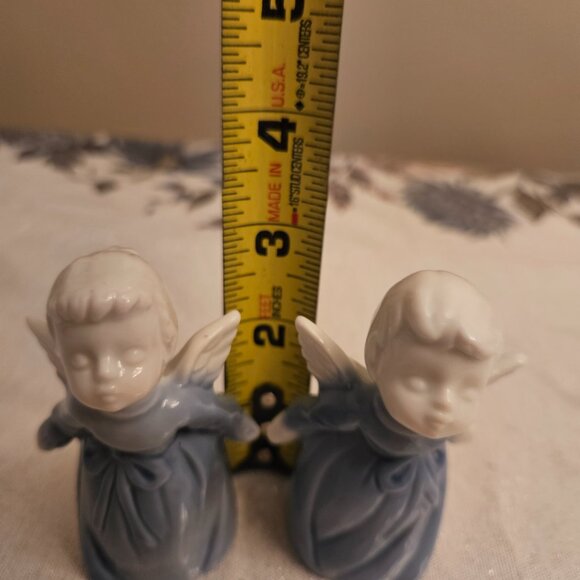 Vintage Blue and White Glaze Kissing Angels - Picture 8 of 9